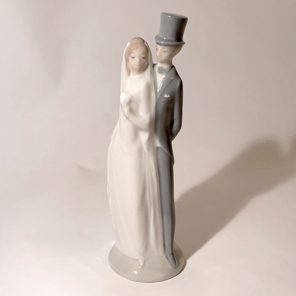 NAO by Lladro Bride and Groom “Just Married” Figurine
